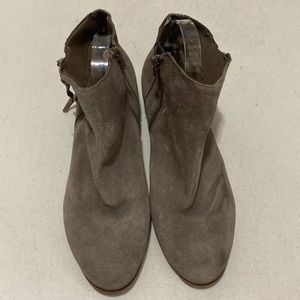 Sole society leather suede upper women ankle bootie in size 11M